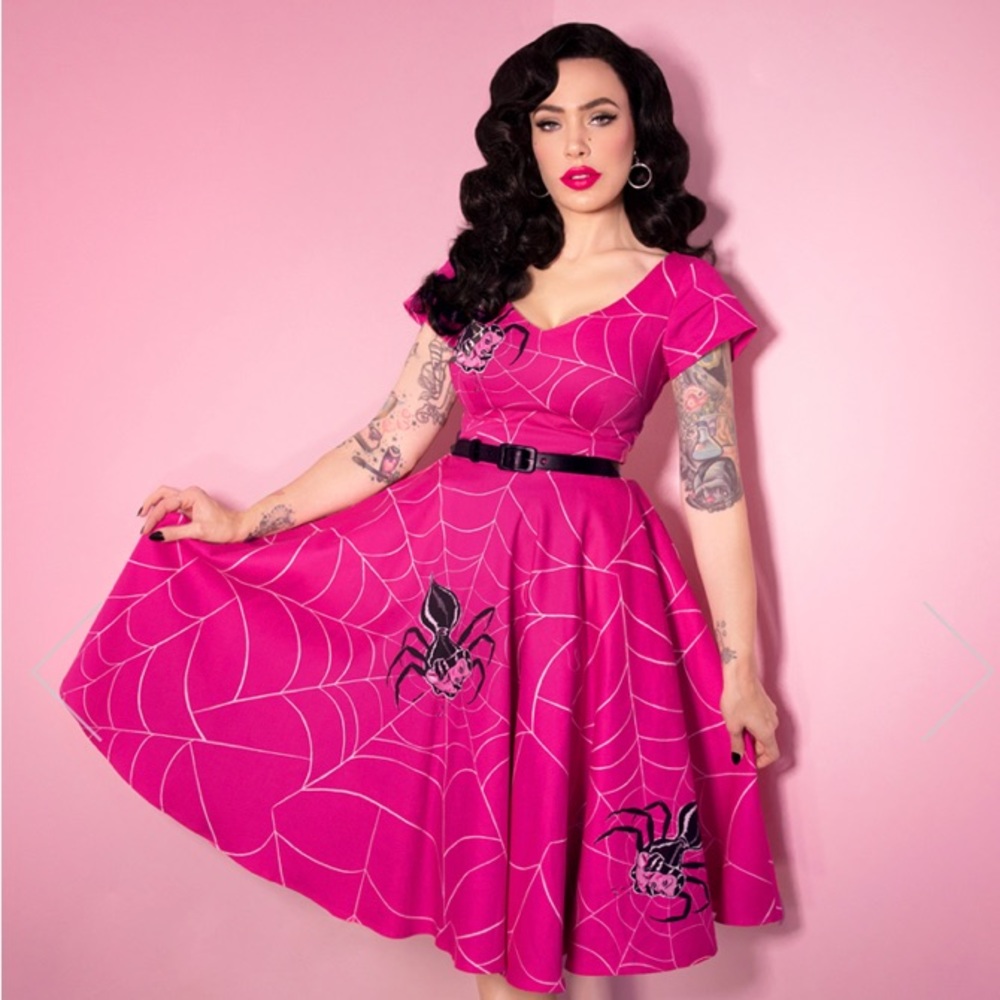 Vixen Micheline Pitt Pink Spider 2XL Plus Pinup